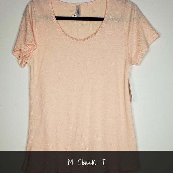 LuLaRoe Classic Tee Medium Solid Peach NEW - Picture 1 of 1
